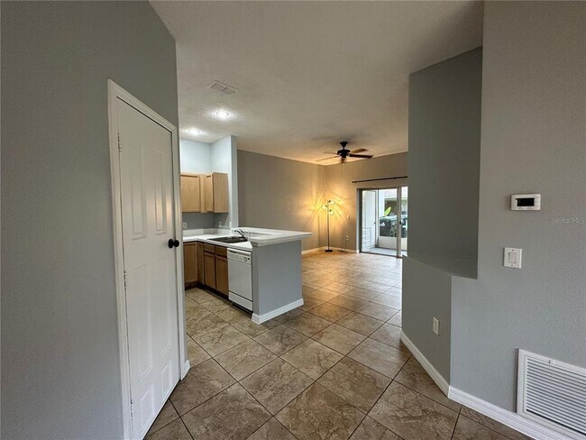 Building Photo - 14572 Laguna Beach Cir