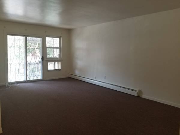 Building Photo - 41-85 Denman St