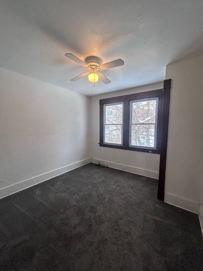 Building Photo - Updated 3 Bedroom Home l Marhsall Shadeland