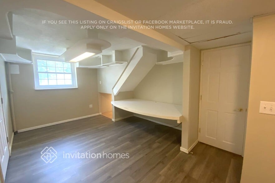 Building Photo - 1716 Lamplight Dr