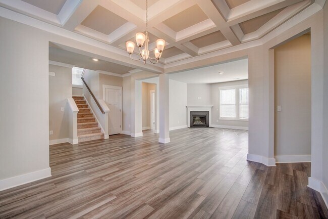 Building Photo - Gorgeous 4 BR, 3BA, Home with Loft, and 2 ...