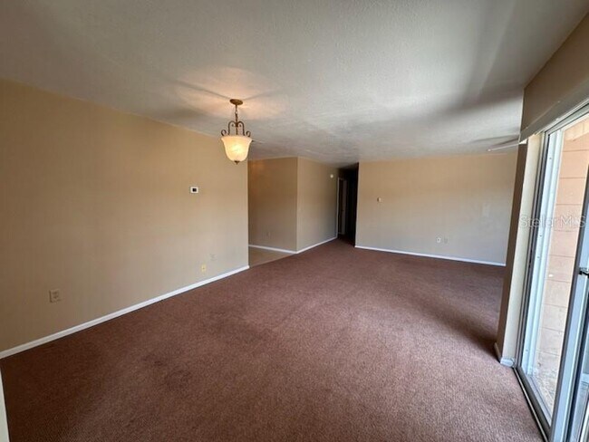 Building Photo - 350 Buttonwood Dr