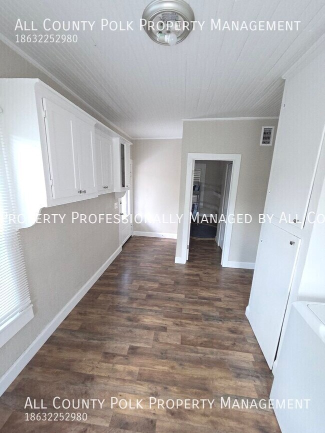 Building Photo - 838 E Orange St