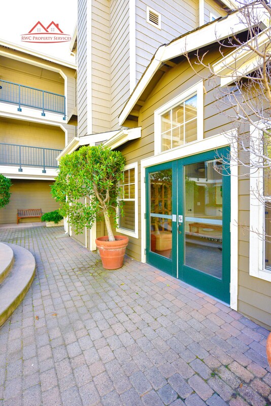 Building Photo - 2160 Santa Cruz Ave