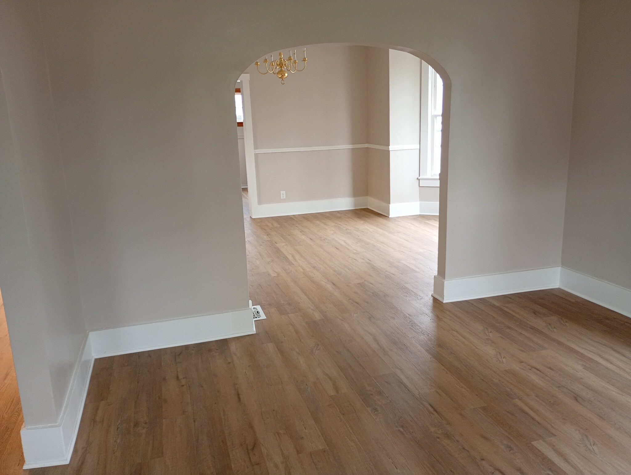 Building Photo - 501 W Main St