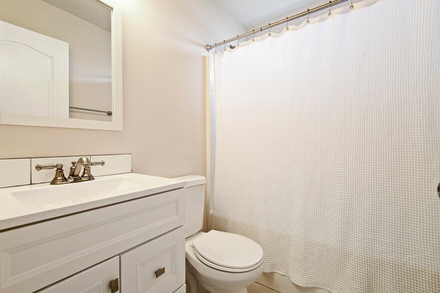 Building Photo - 18437 Viceroy Plz