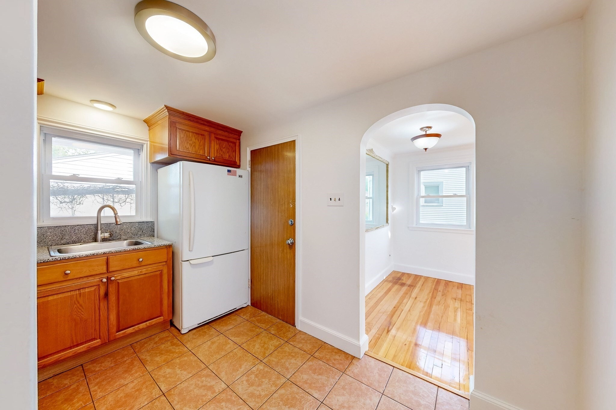 Building Photo - 14 Grew Hill Rd