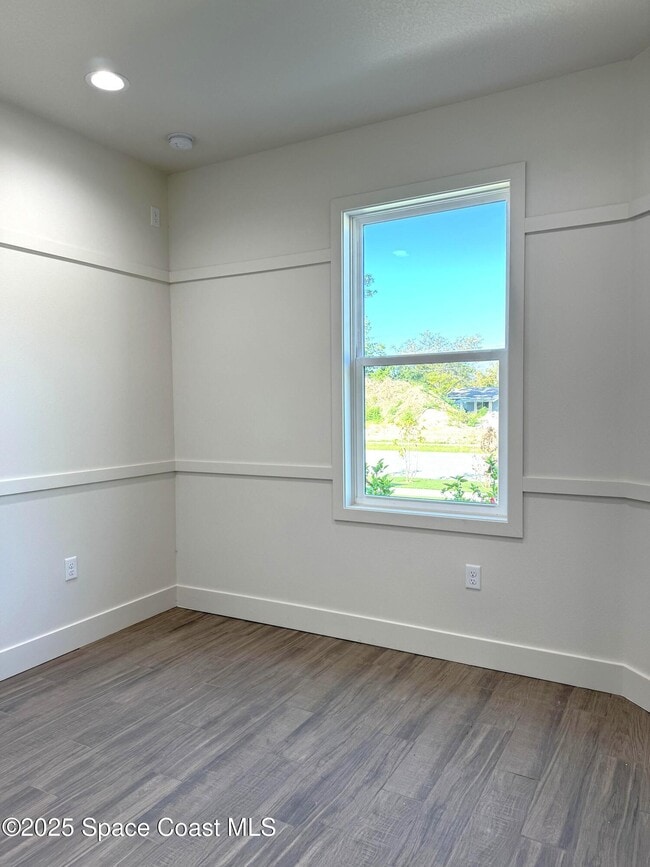 Building Photo - 2811 Edington Dr