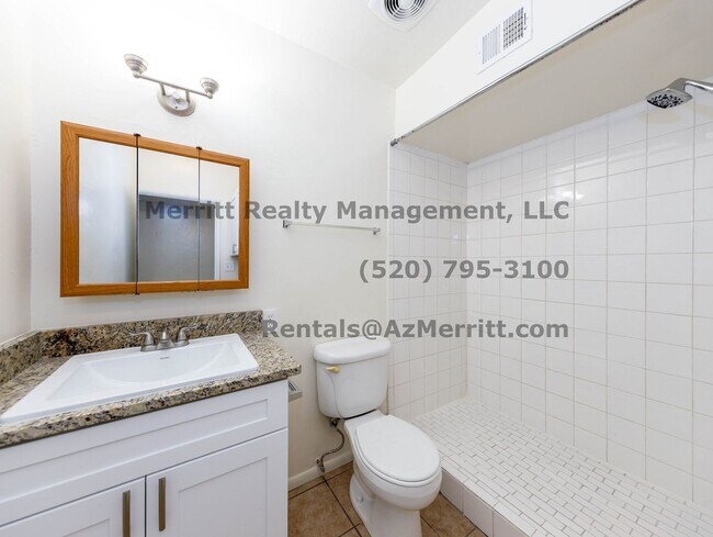 Building Photo - Spacious 3-Bedroom, 2-Bathroom Home Near U of A and Banner Health