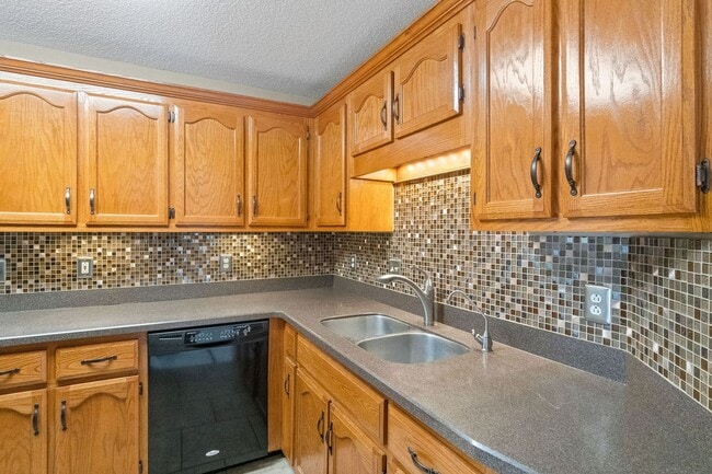 Building Photo - 1435 Amy Ave