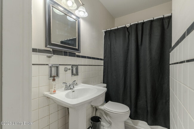 Building Photo - 2905 S 4th St