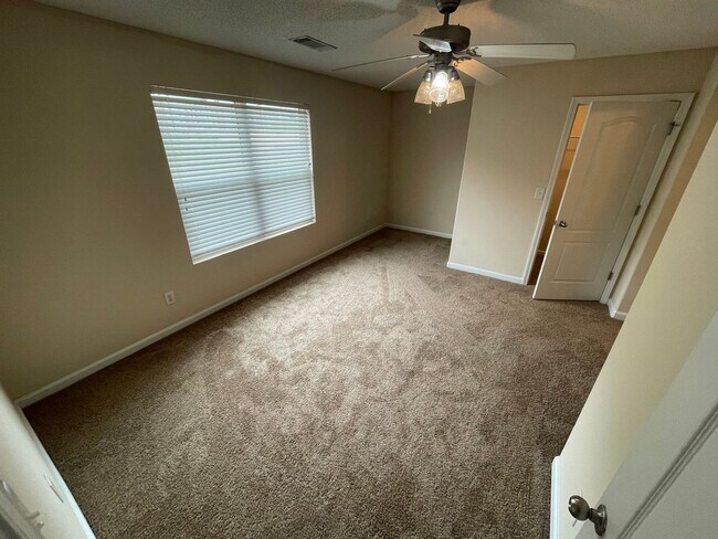 Building Photo - BRIDGEWATER HOME! PRE-LEASING FOR AUGUST 1 2026! 1/2 Off Deposit!