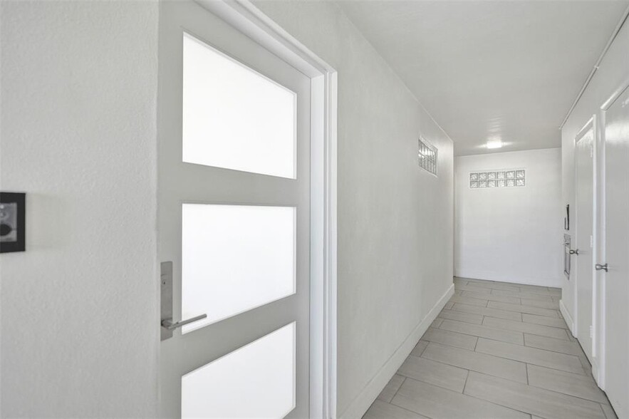 Building Photo - 545 S Fort Lauderdale Beach Blvd