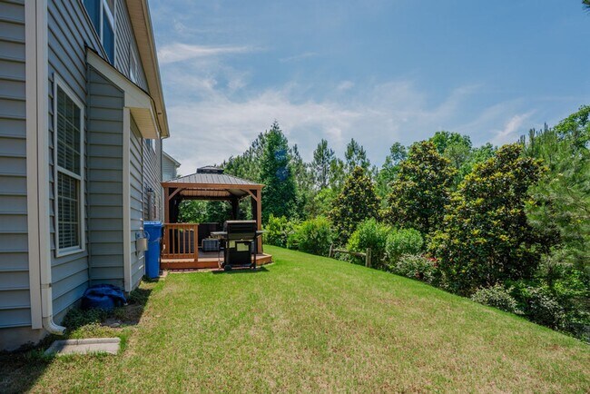 Building Photo - 4 Bedroom Home in the Village at Rolesville