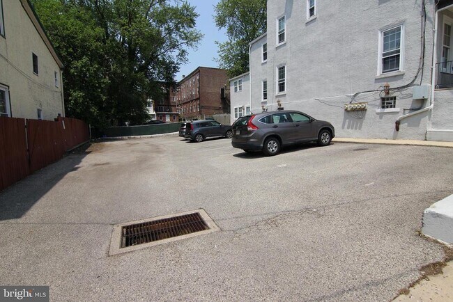 Building Photo - 3505-7 Bowman St