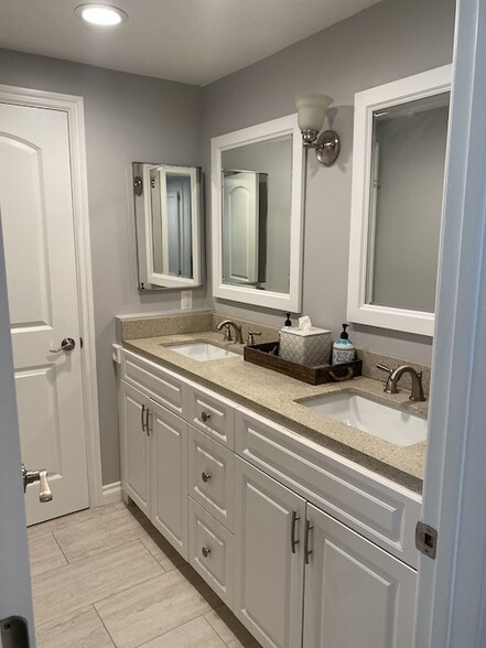 Dual Vanity - 26491 Fresno Dr