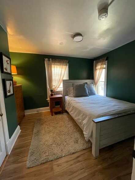 Bedroom #1 - 18 Bradley St