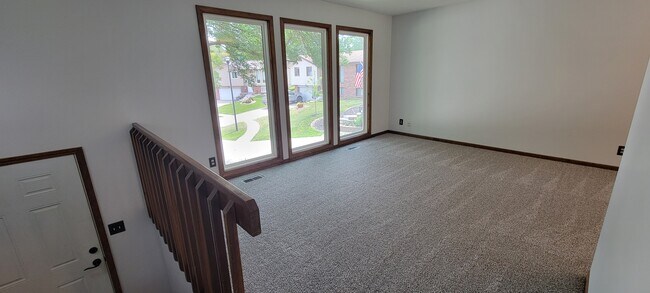 Building Photo - 5208 Ascot Cir