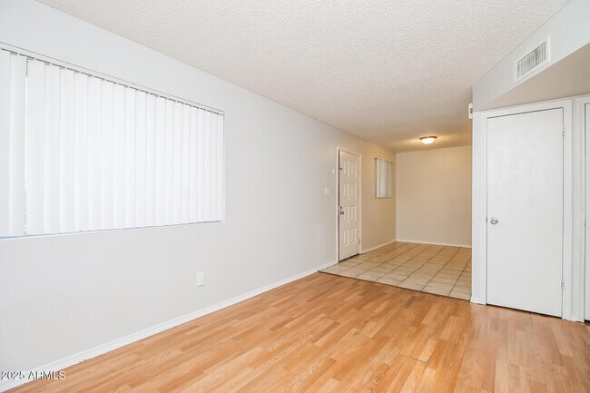 Building Photo - 1050 W University Dr