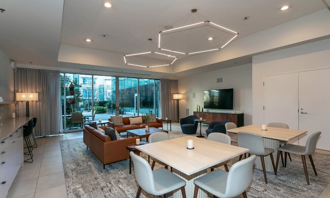 Building Photo - 841 S Gaines St