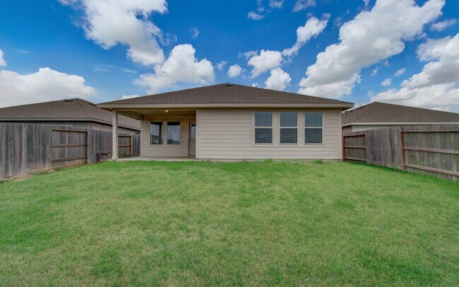 Building Photo - 9211 Redwood Br Dr