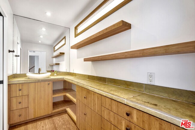 Building Photo - 24 Westwind St