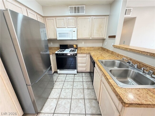Building Photo - 3085 Casey Dr