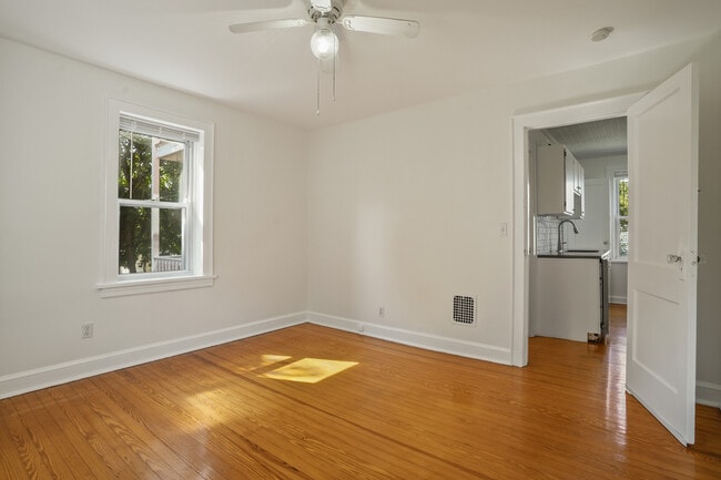 Building Photo - 221 Hunyadi Ave