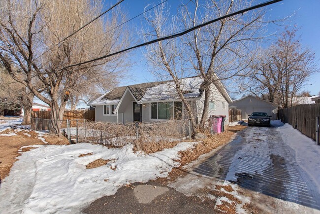 Building Photo - Charming 2-Bedroom, 1-Bath Home in North F...