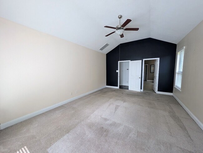 Building Photo - 8343 Sedona Ridge Dr