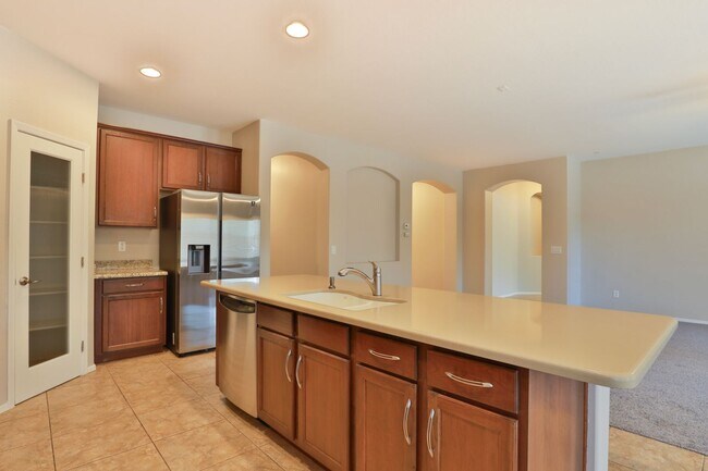 Building Photo - **Beautiful Home in Gilbert, AZ**