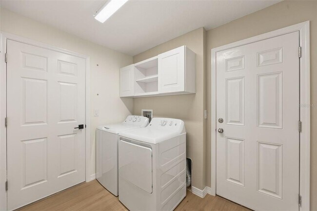 Building Photo - 12401 Streambed Dr