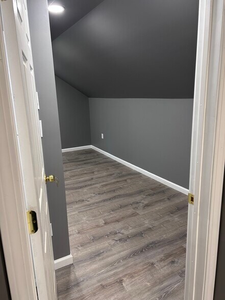 Building Photo - 53 Main St