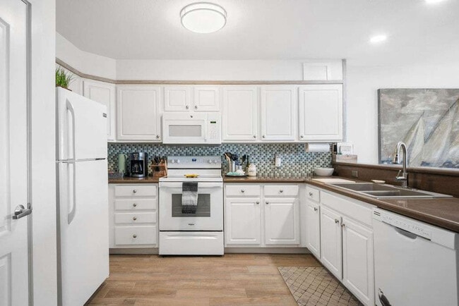 Building Photo - 16 Cut Off Rd