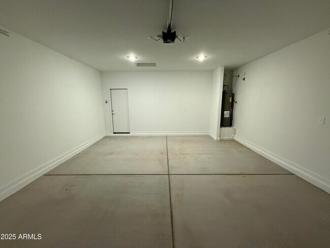 Building Photo - 7433 E Cozy Cottage Ln