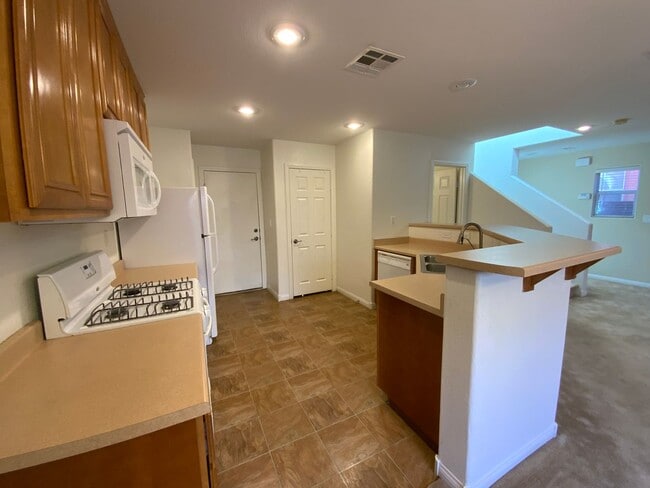 Building Photo - NEW FLOORING!! SW 2 STORY