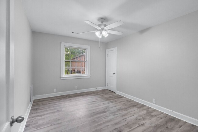 Building Photo - 815 Stafford St