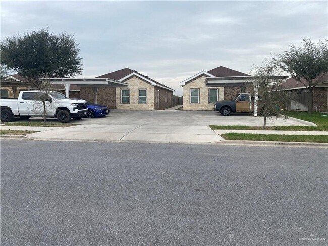 Primary Photo - 11 Luz Divina St