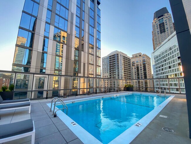 Building Photo - 33 E Chestnut St