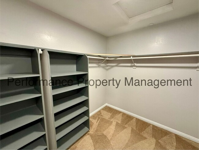 Building Photo - Stunning 5 Bed/3 Bath SW Bakersfield Home w/ RBP & $0 Deposit Option