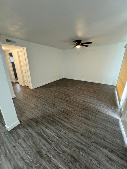 Open concept living room - 7823 Detroit St