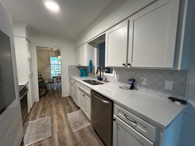 Building Photo - High-End Haughton Home