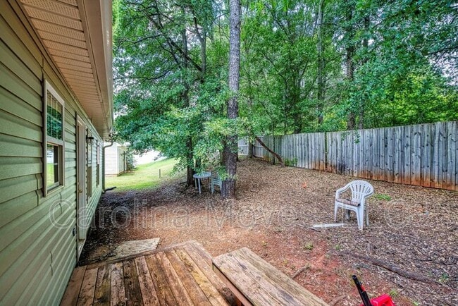 Building Photo - 331 Zach Dr