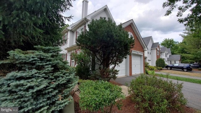 Building Photo - 101 Treymore Ct