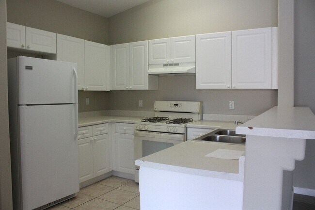 Building Photo - 9318 Square Dance Pl