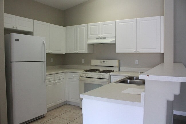 Building Photo - Remarkable totally renovated 2bed 2bath townhome is SW Las Vegas