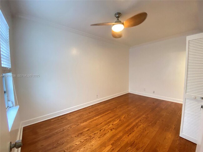 Building Photo - 610 8th St