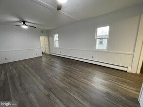 Building Photo - 925 Watson Rd