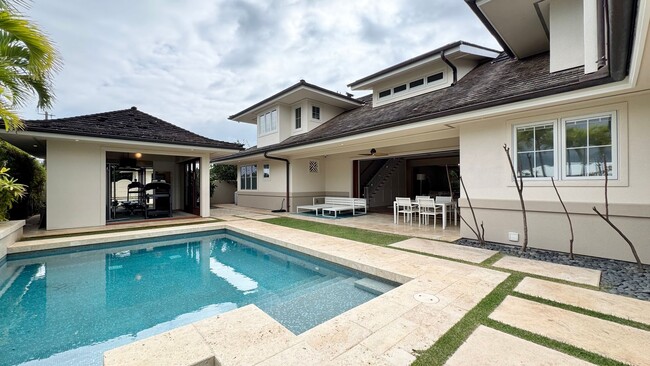 Building Photo - EXQUISITE KAHALA ESTATE IN EXCLUSIVE PUU P...