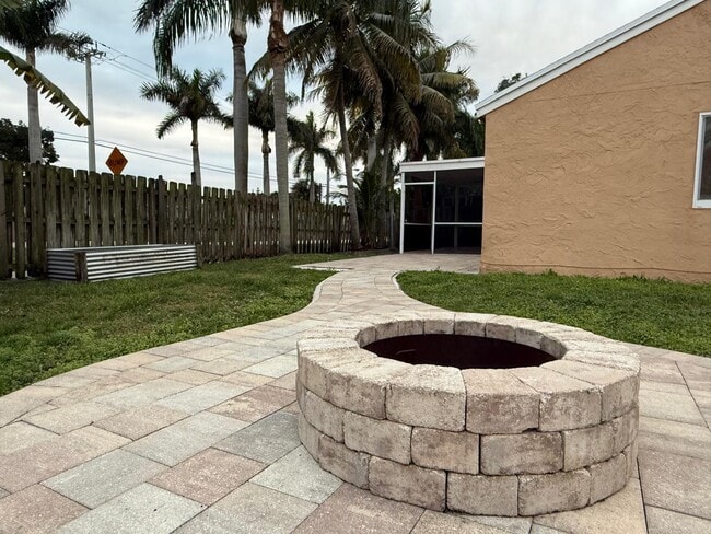 Building Photo - 9785 Ridge Creek Rd